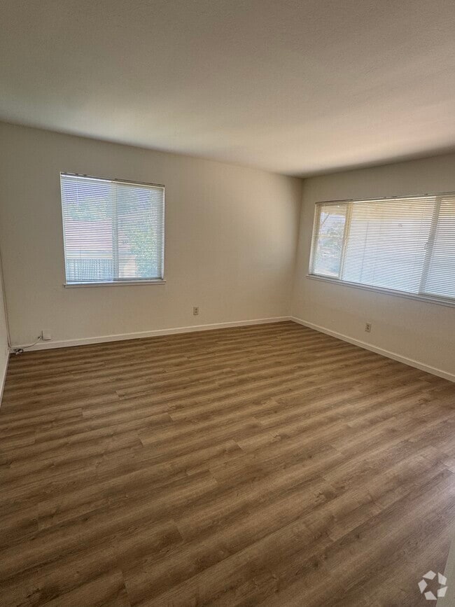 Building Photo - 205 Smalley Ave Rental