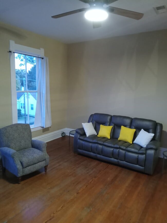 Photo - 1116 Main St Unidad AptD(FURNISHED)