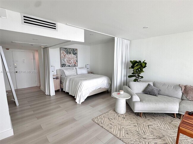 Photo - 5401 Collins Ave Unit 632