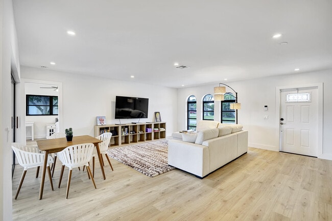 Photo - 14608 Country Side Ln