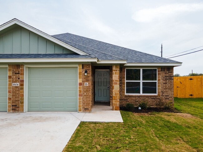 Photo - 1604 Pima Trail