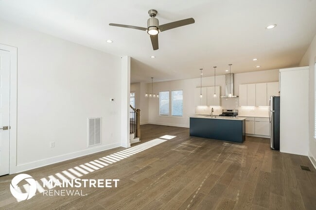 Photo - 922 Crescent Hill Rd