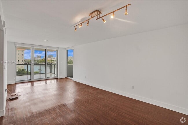 Building Photo - 9261 E Bay Harbor Dr Unit 506 Rental