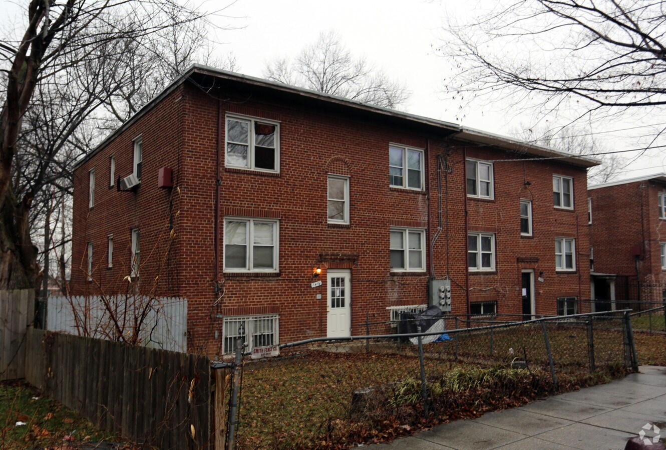 Photo - 1416 Eastern Ave NE