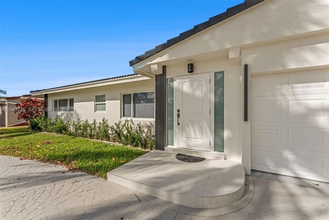 Building Photo - 5419 NE 22nd Ave