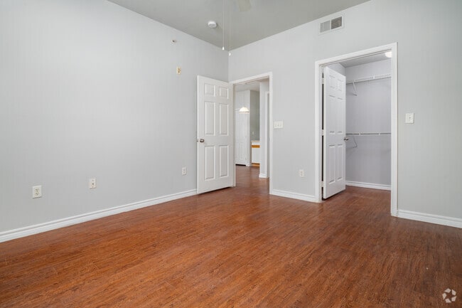 1BR, 1BA - 631SF Bedroom