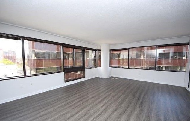 Photo - 127 Greyrock Plz Unit 902