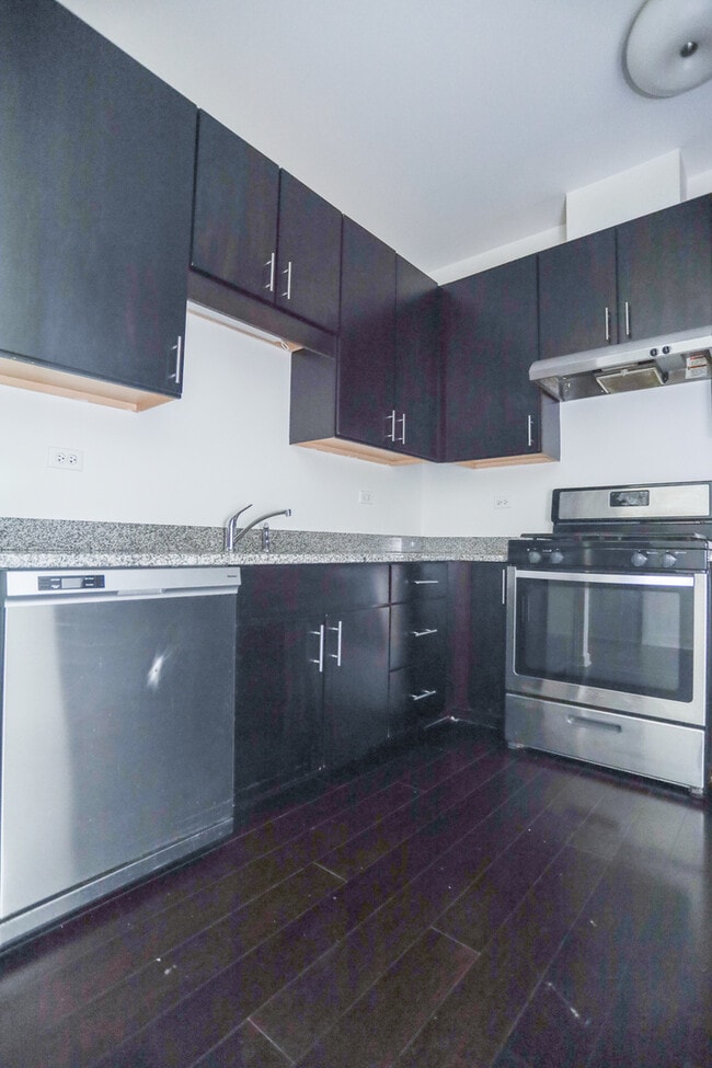 Photo - 6355 N Wayne Ave Unit 32