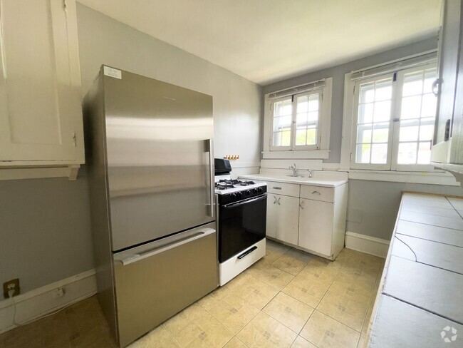 Building Photo - 509 6th St SE Unit 3 Rental