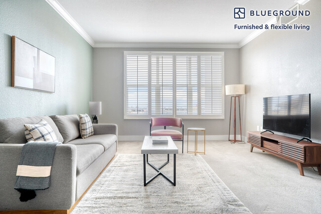 Building Photo - 367 Santana Row Rental