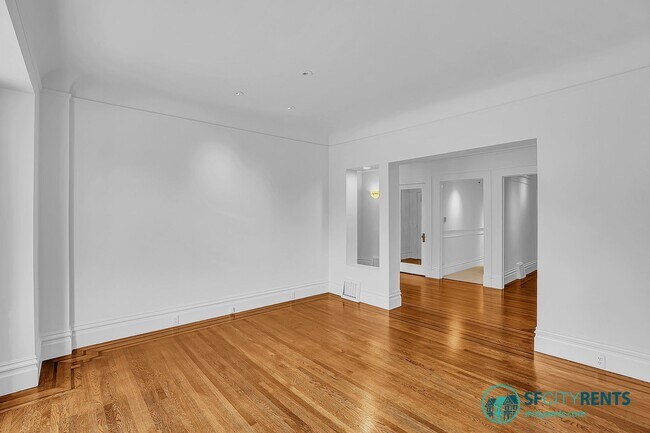 Photo - Sun-filled Presidio Heights Residence w/ Private Deck, Hot Tub & Garage Parking Unit 220 Arguello Blvd.