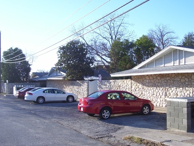 Del Rey Apartments - Del Rey
