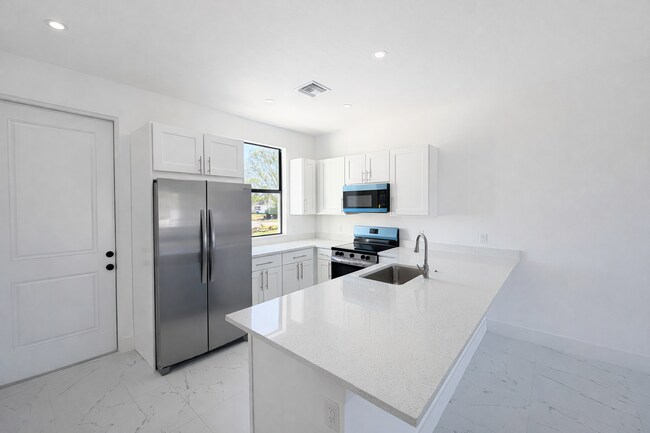 Photo - 4806-4808 Golfview Blvd Unit 4806