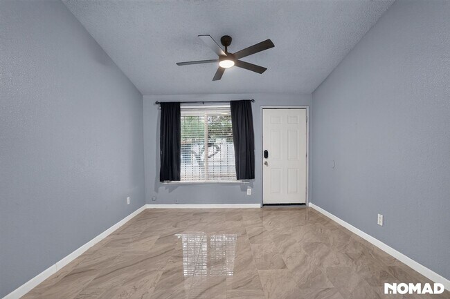 Photo - 3645 N 69th Ave
