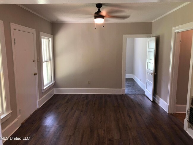 Photo - 495 Woodruff St