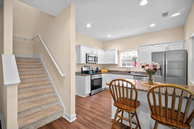 Photo - 3 Bedroom 2.5 Bath home in Azalea Square
