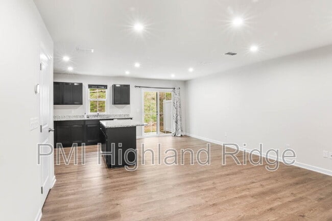 Photo - 828 Knox Crst