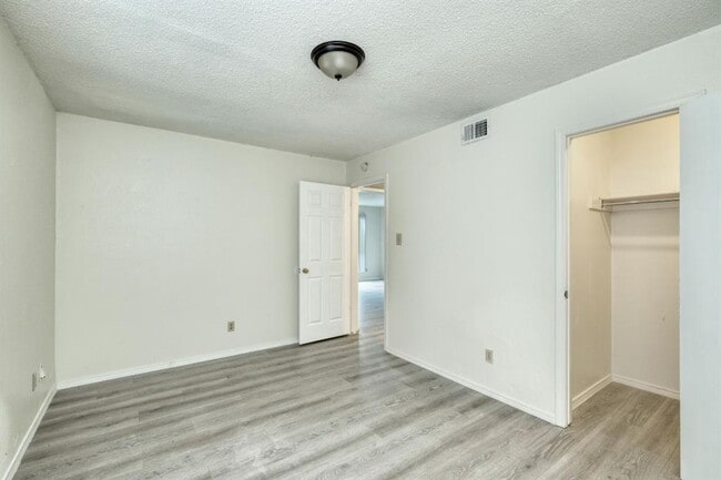 Photo - 502 Willow St Unidad 4