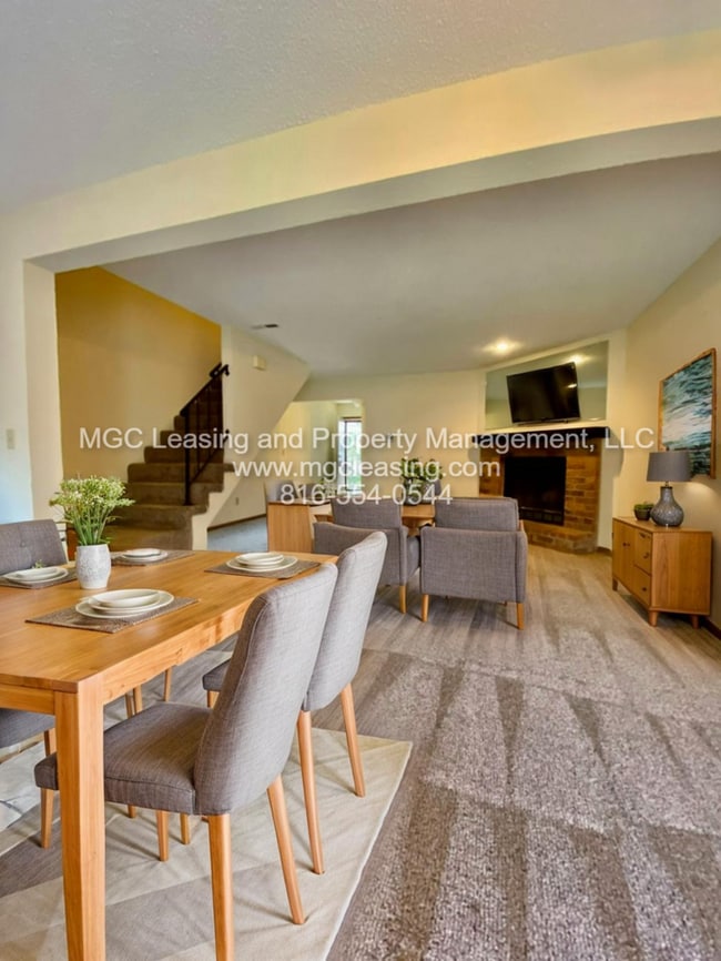 Photo - Spacious Lee's Summit Townhome- Sign a 15-...
