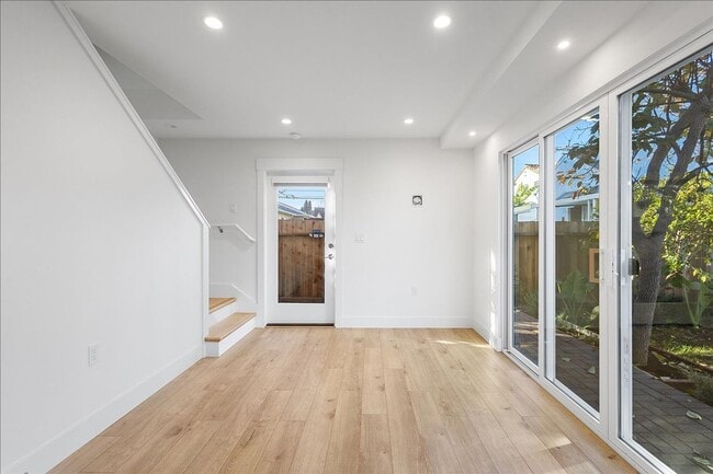 Photo - 1012 Broadway