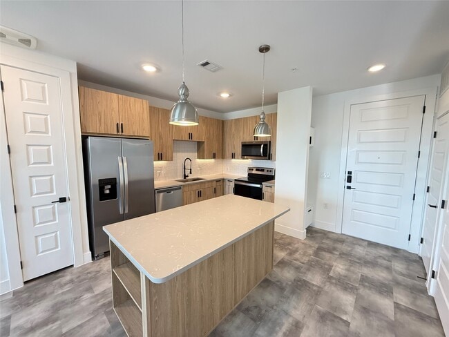 Building Photo - 2520 Washington Ave Unit 714 Rental