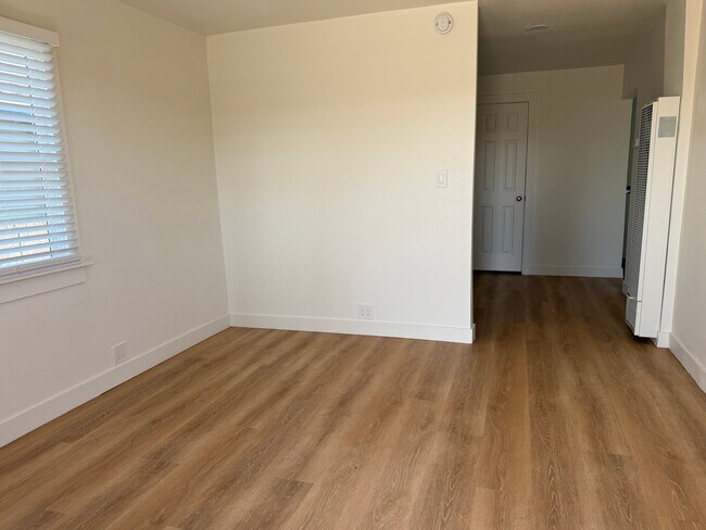10 Idora Ave Unit A