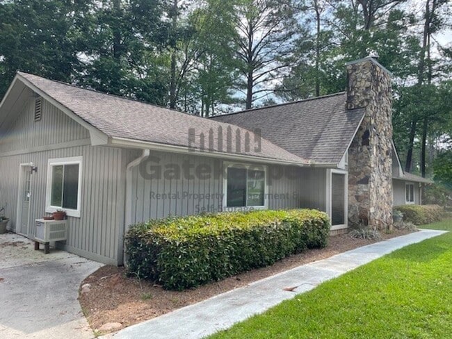 Photo - 100 Sandown Dr