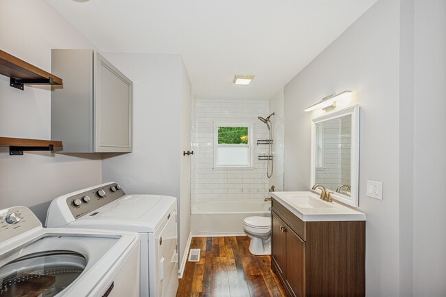 Photo - 4065 Foxe Basin Rd