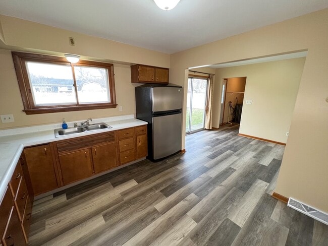 Photo - 4528 Plumbrook Dr