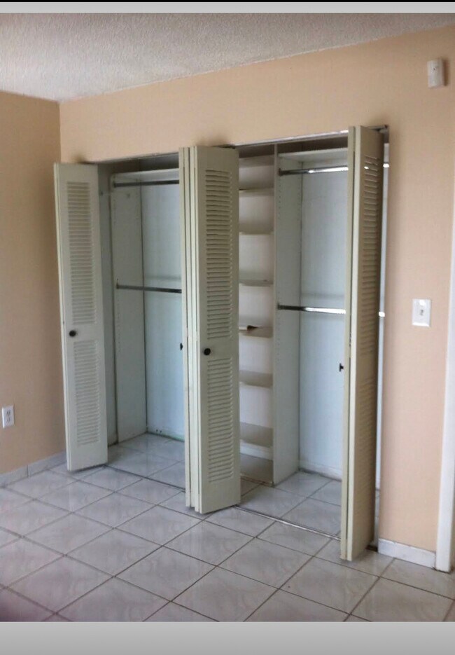 12404 SW 20th Ter