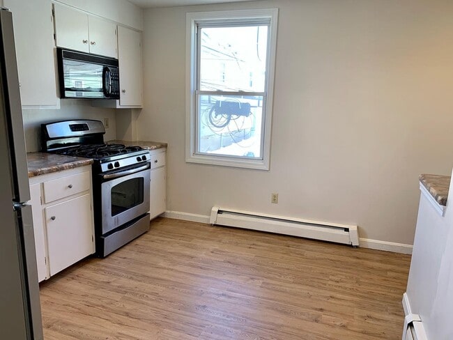 Photo - 37 Fowle St
