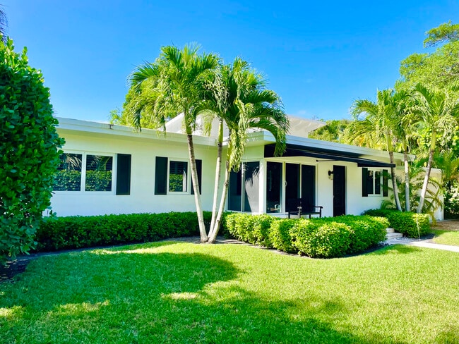 Photo - 705 SE Atlantic Dr