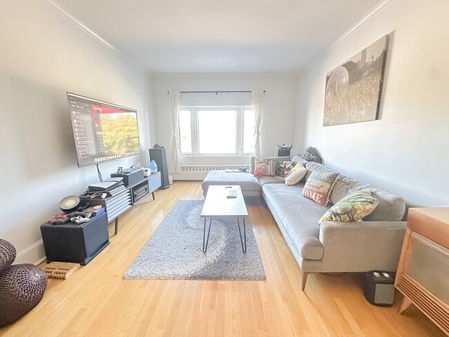 Building Photo - 521 Beacon St Unit 3E Rental