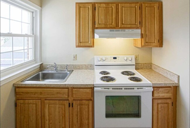 Building Photo - Williamsburg Court Rental
