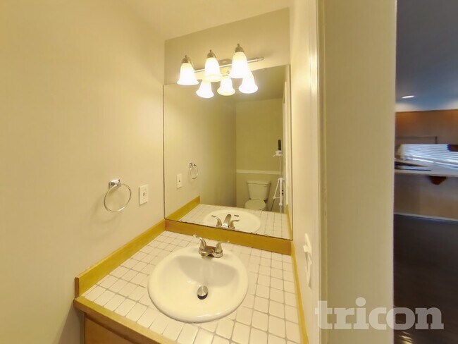 32306 18th Ave SW