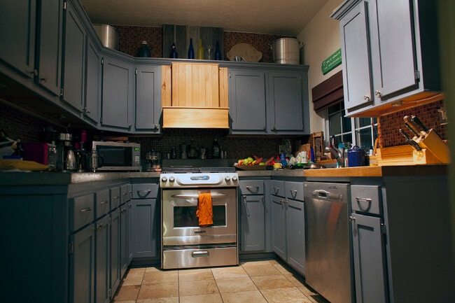 Photo - 825 Elati St