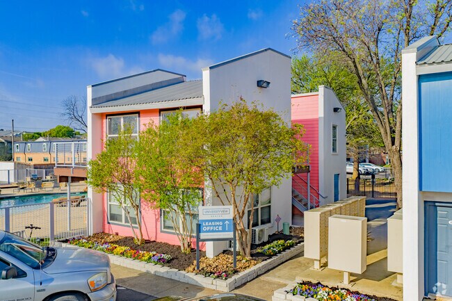 Leasing Office