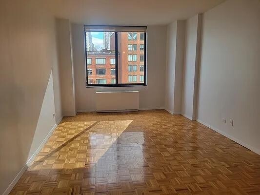 Photo - 380 Rector Pl Unidad 11C