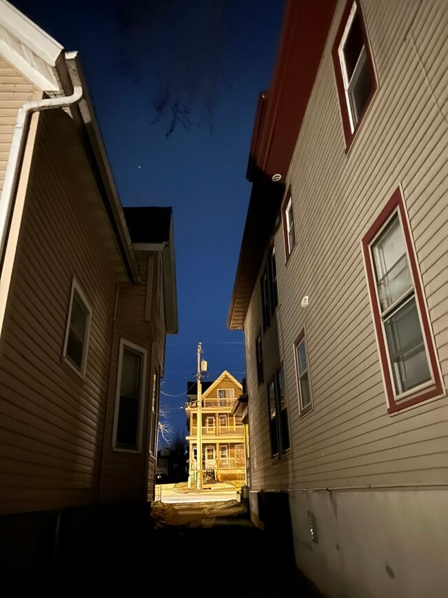 Photo - 1042 E Gorham St