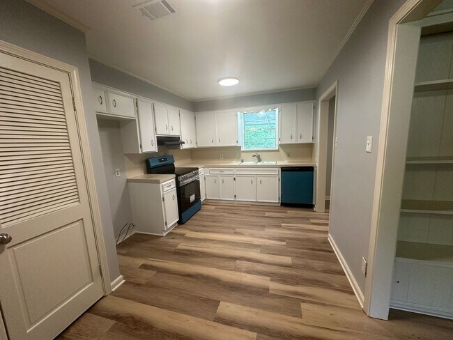 Photo - Lynbrook Subdivision