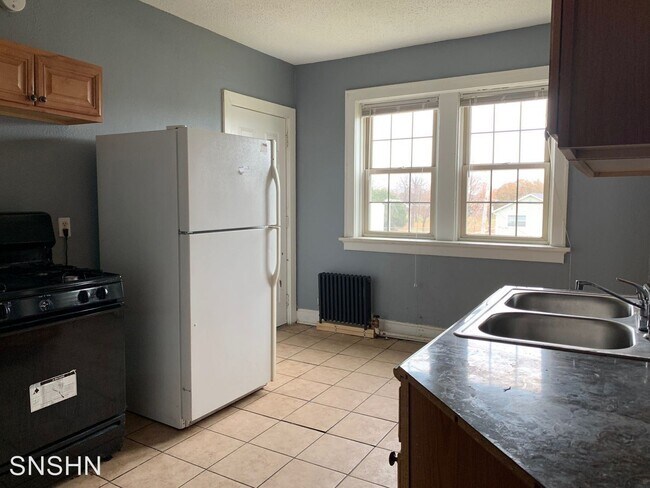 Photo - 1950 N 20th St