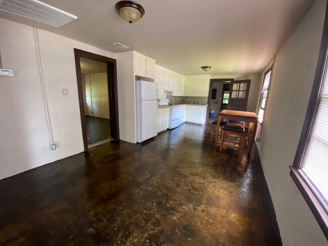 Photo - $500 Off First Months Rent