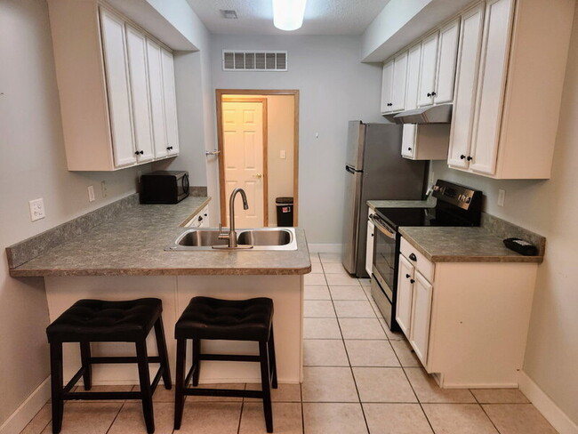 Photo - 2008 NW Ashton Ln