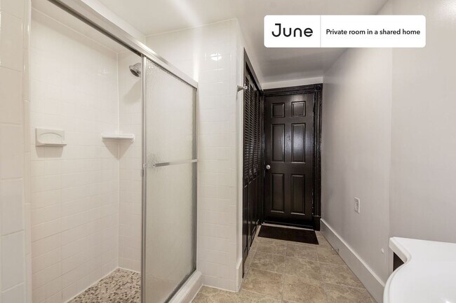 Room in Shared 3 bed/2 bath home in Capitol Hill