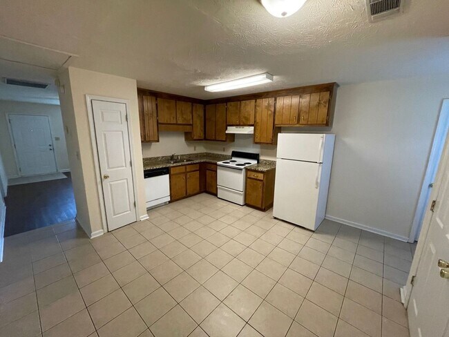 Photo - PRE-LEASING FOR AUGUST 2026!