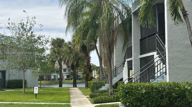 Photo - 16551 Blatt Blvd Unidad 204 Rental