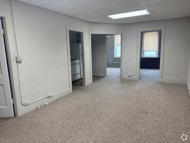 Building Photo - 202 E 3rd St Unit Apartment 1