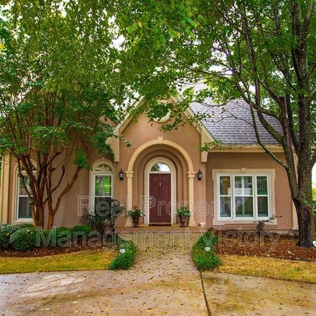 Building Photo - 1120 Shades Crest Rd