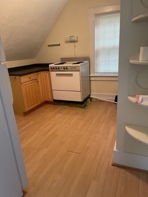 256 Lowell Ave Unit 2