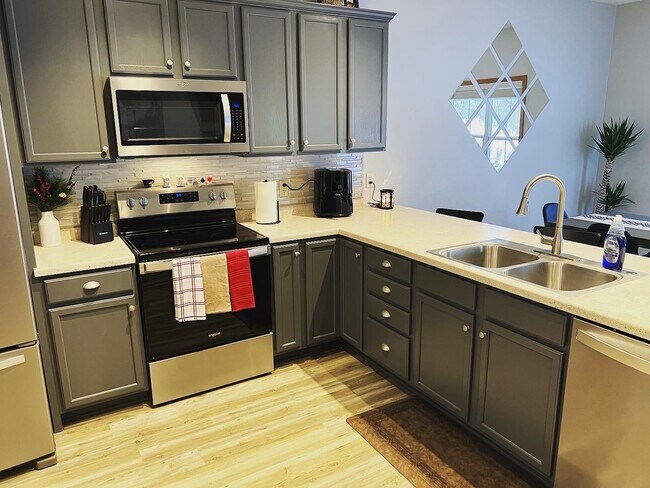 Photo - 7526 5th St N